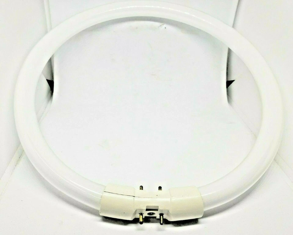 Philips FC9T5/835 22W 3500k 4-pin 9in Master TL5C 22W/835 Circline Lamp - Image 2 of 2