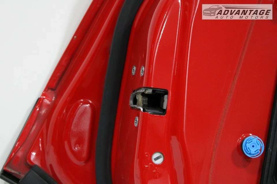 Jeep Renegade 2015-2023 panel de carcasa de puerta lateral trasera izquierda con vidrio y manija OEM Foto 3 de 4