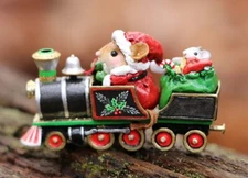 Wee Forest Folk Miniature Figurine M-744 - The Ornament Express