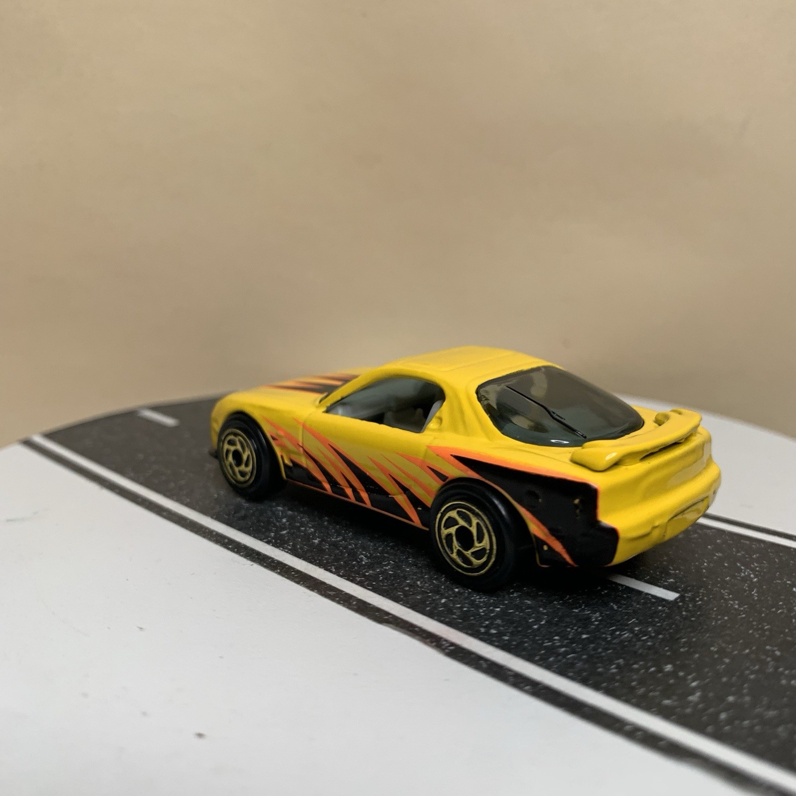 1993 Matchbox Superfast #8 Mazda RX-7 Yellow w/Gold 6 Spoke Spiral Wheels 1:64 