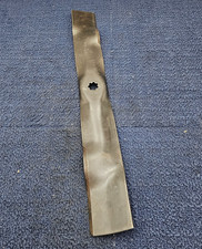  QTY 2 John Deere UC21583 Mower Deck Blade, Cut Length 134 mm Fits 102 105 115