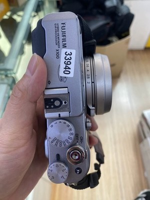 Fujifilm X100 12.3MP APS-C CMOS EXR 4x Optical Zoom Digital Camera