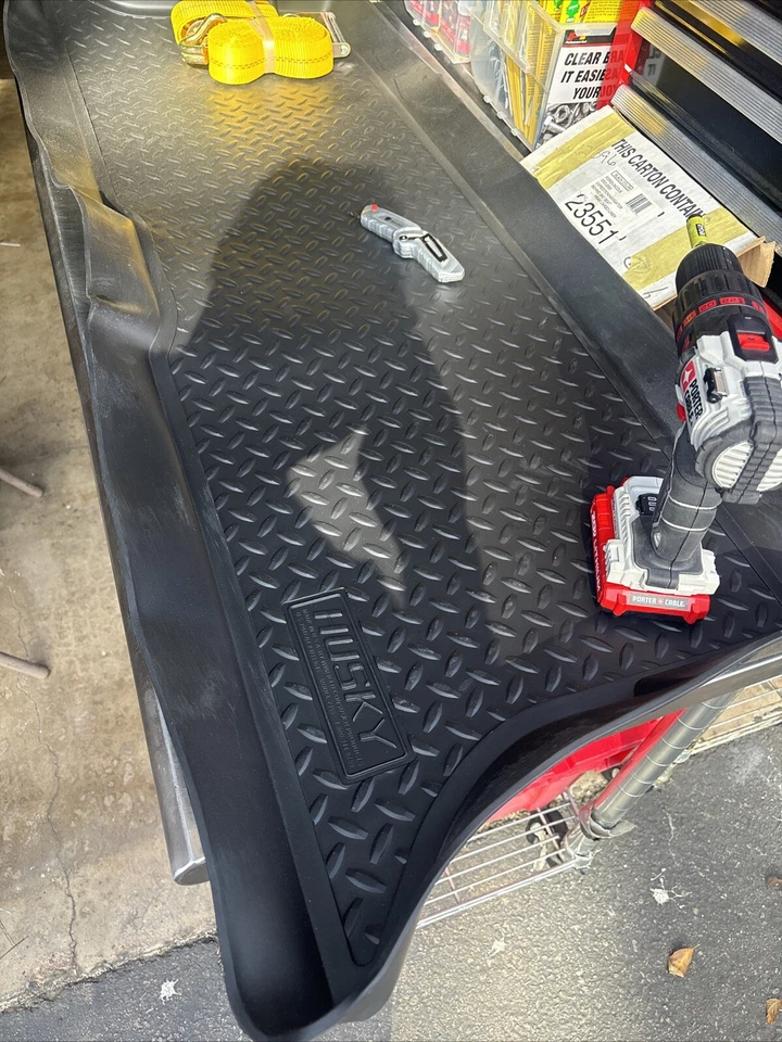 Husky Weatherbeater forro de carga negro detrás del tercer asiento - Lincoln Navigator 03-06 Foto 3 de 3