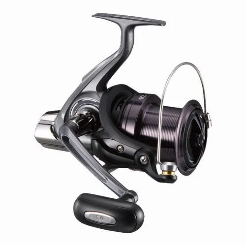 Daiwa 17 CROSSCAST 4000 Surf Casting Reel