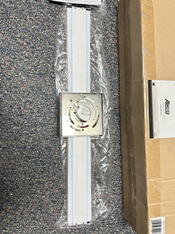 NUEVO Bajo Alico Elk Moderno Cromo 12 Vatios Regulable LED Luz de Tocador 24" de Largo Foto 3 de 4