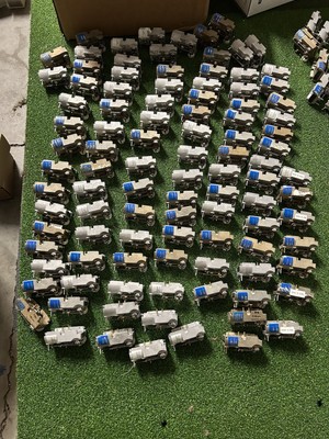 Lot Of 153 Johnson Controls Thermostats (110) T-4002-201 And (43) T4002-202