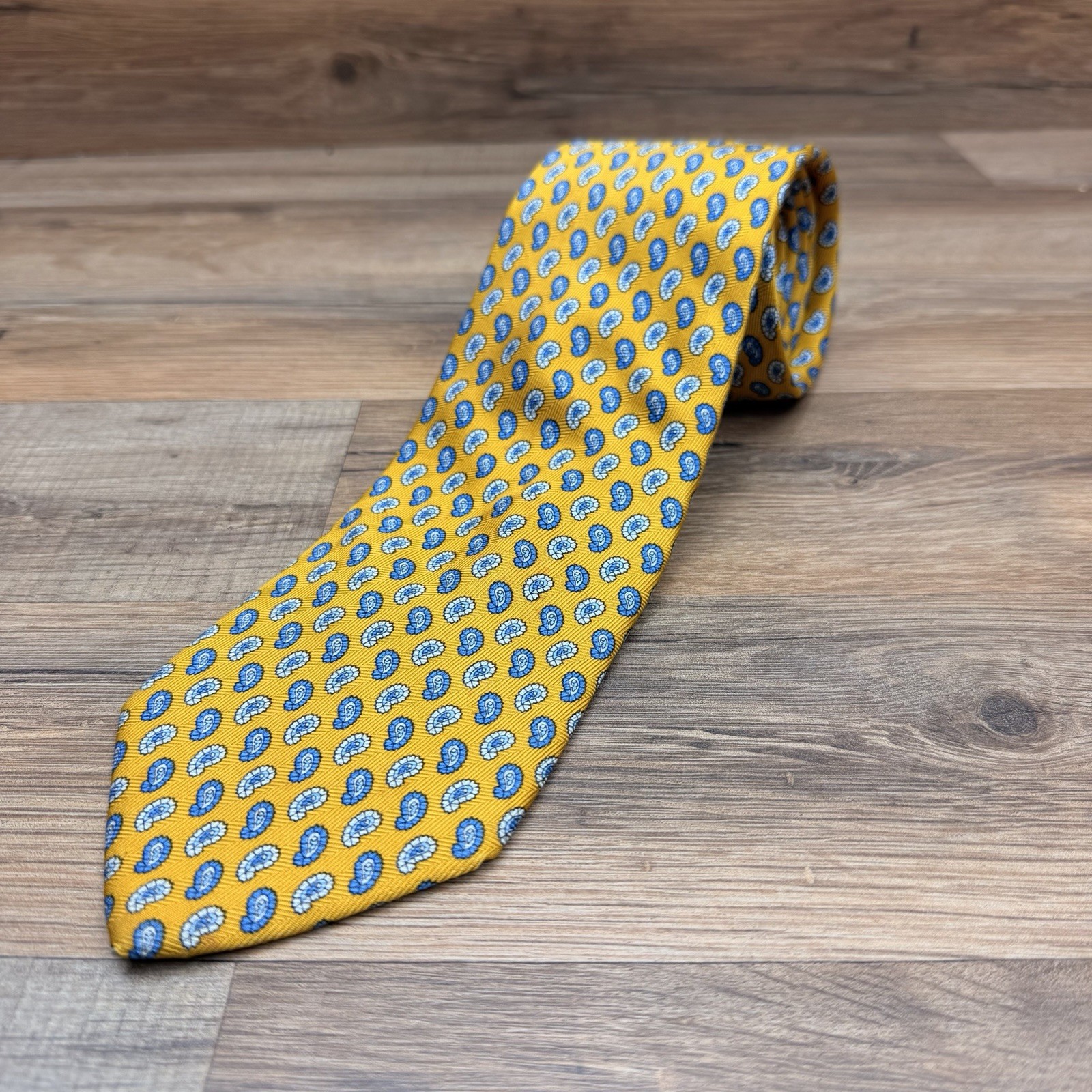 Brooks Brothers  Makers 100% Silk Tie Necktie Yellow Blue Paisley 54" x 3.5"