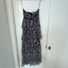 ASTR the Label MELLORIE FLORAL TIERED MAXI DRESS - NAVY GREY FLORAL - M Medium