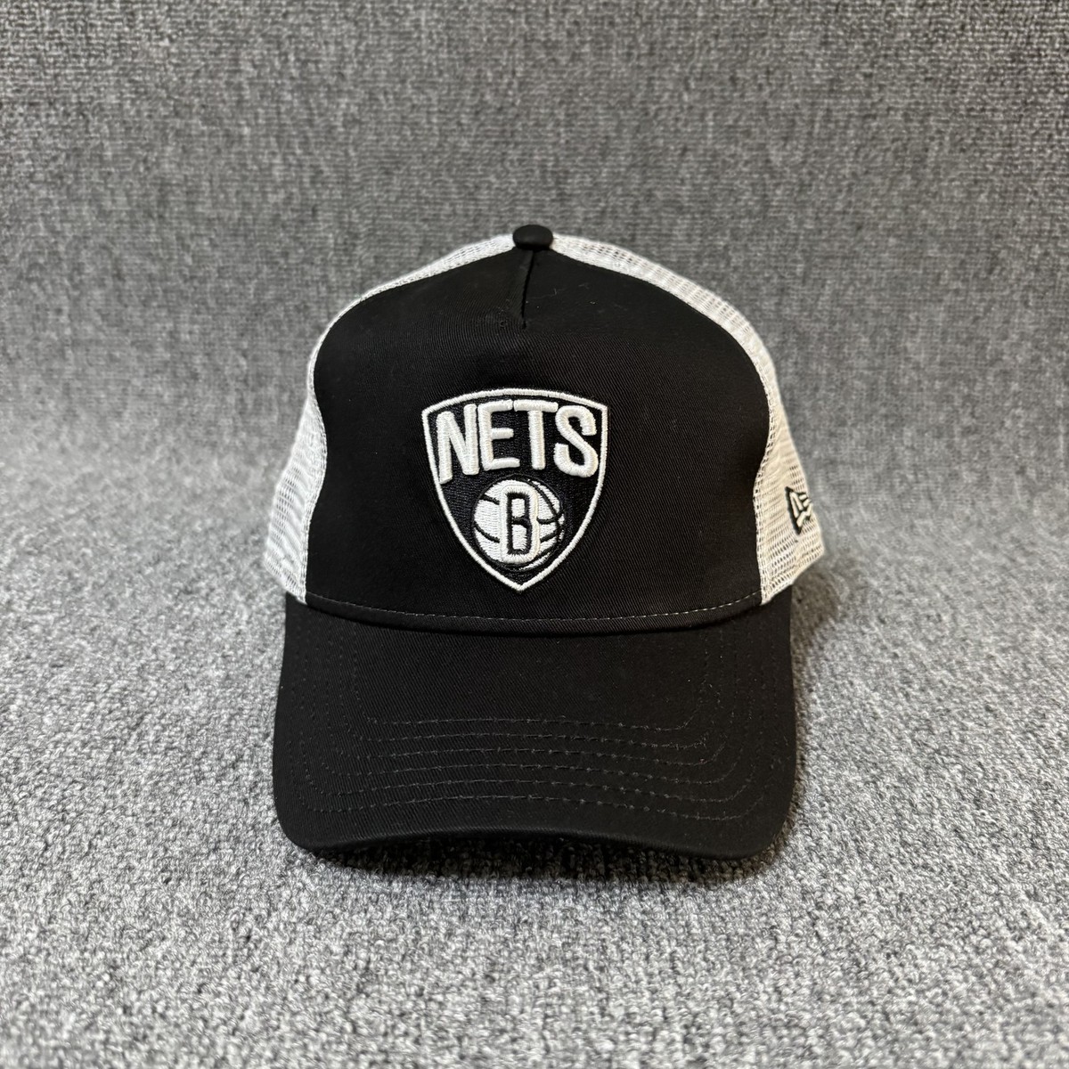 New Era Brooklyn Nets Trucker Snapback Black White One Size NBA