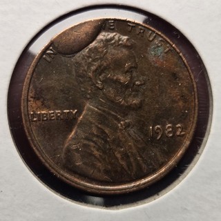 1982 Lincoln Cent LARGE CUD ERROR!