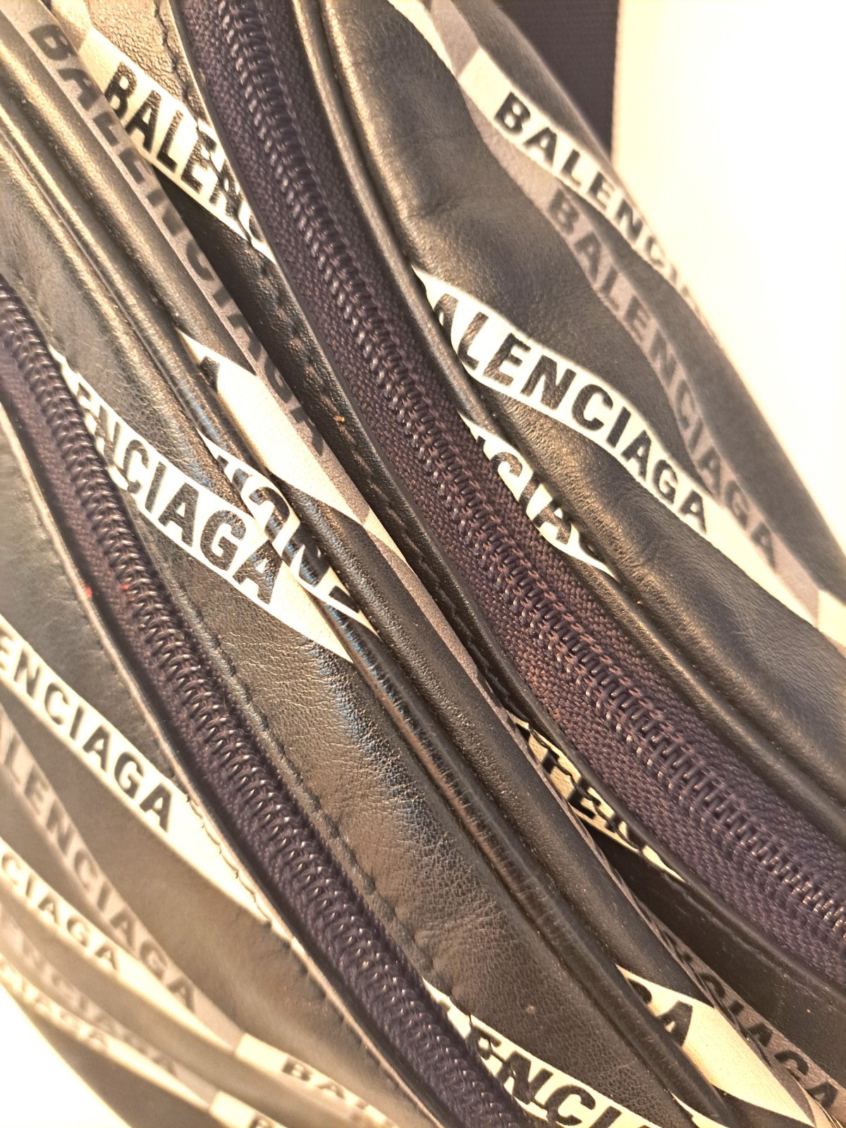BALENCIAGA BELT BAG — image 3