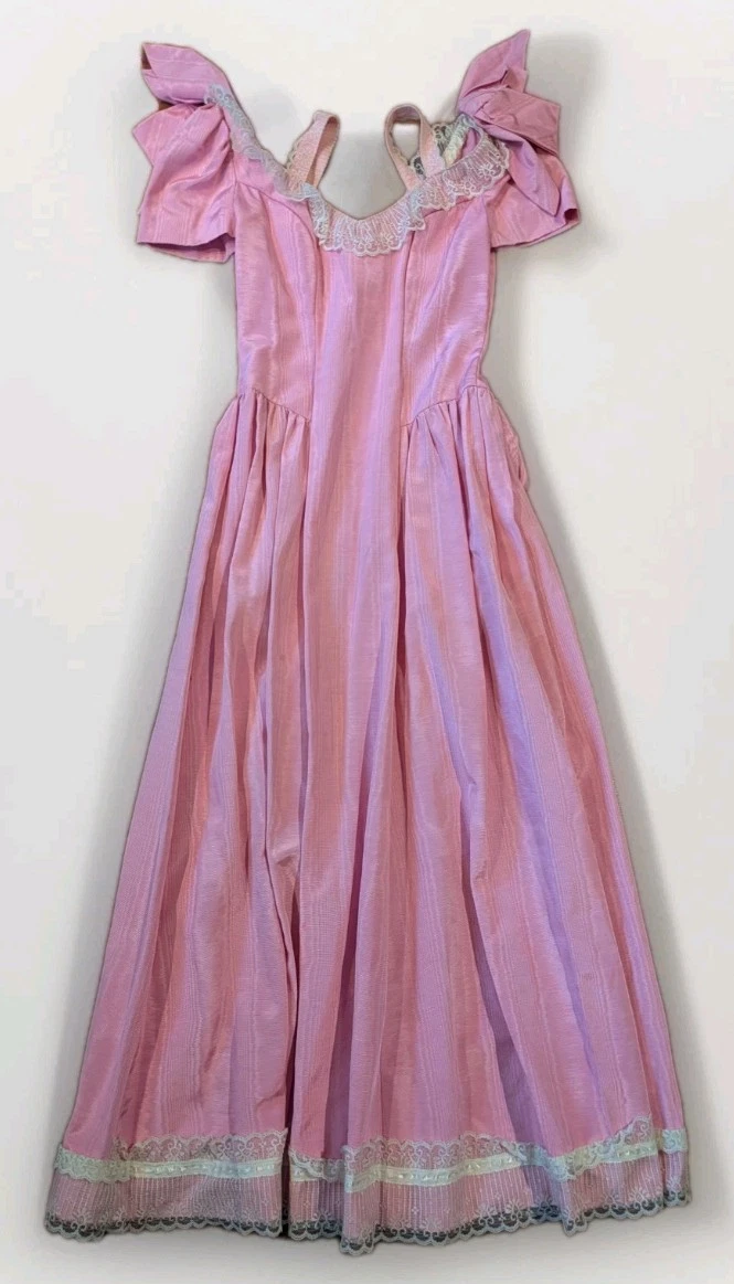 green emerald velvet dress Old Fashioned Vintage Maxi Dress with Long Sleeves main image 1