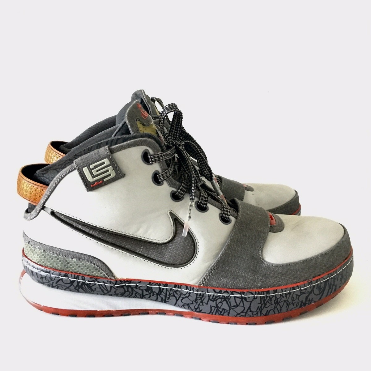 2009 lebron james shoes