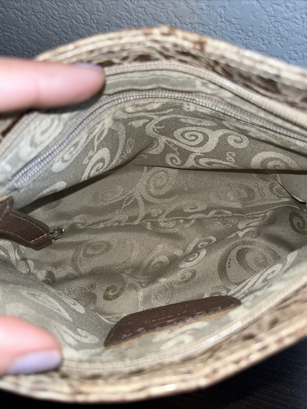 BRIGHTON BEAUTIFUL CROCODILE PATTERN LEATHER SHOU… - image 11