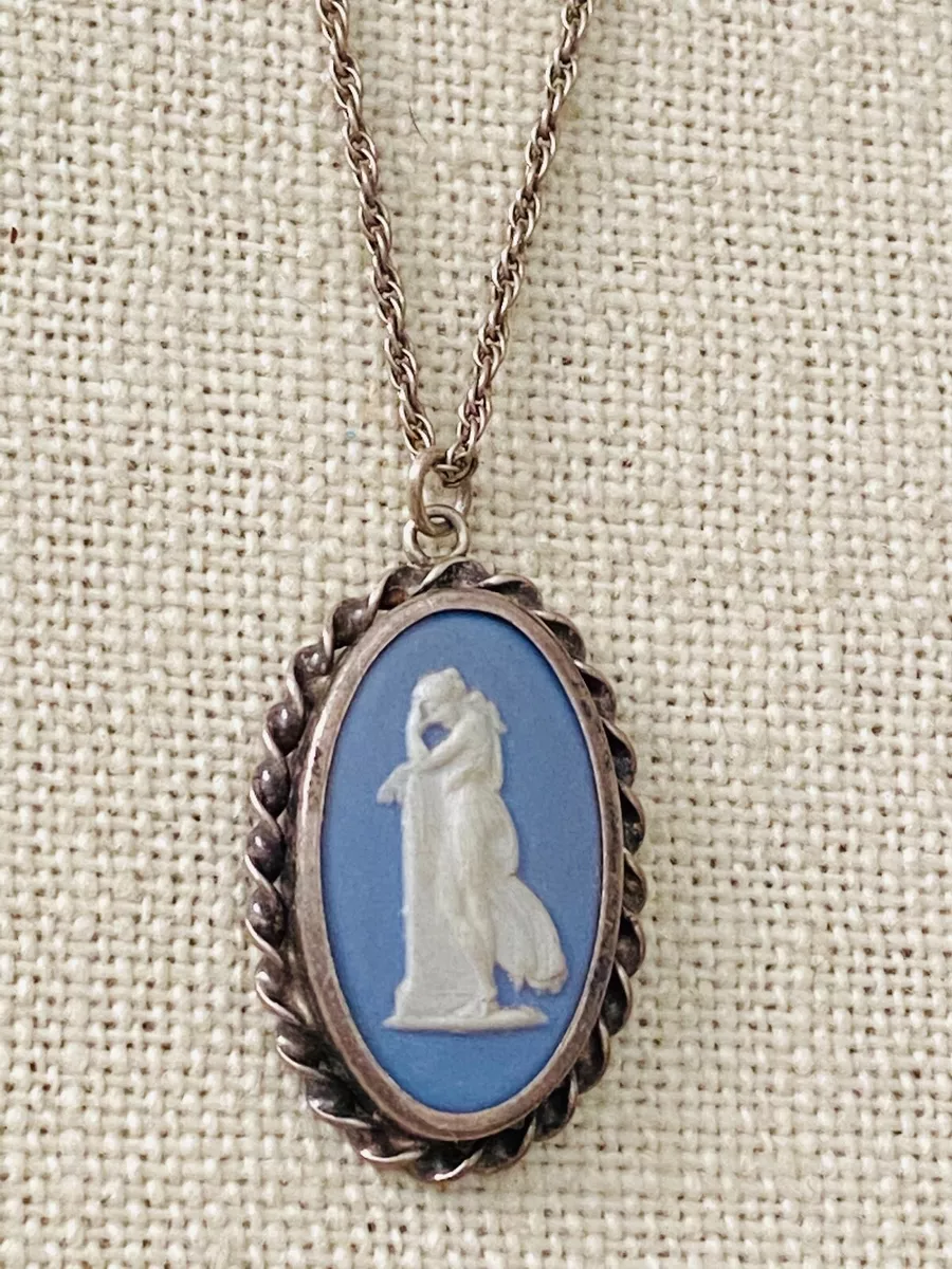Vintage Wedgewood Cameo Pendant Signed Rainbow Sterling Silver w 16