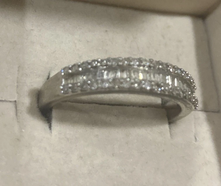 Lujoso anillo de serenidad de diamantes cultivados en laboratorio SI 1,00 quilates en rodio sobre plata 925 Foto 4 de 4