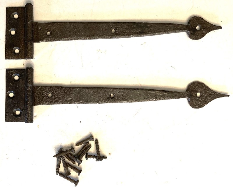 VINTAGE HORTON BRASSES PAIR OF FORGED IRON HEART STRAP HINGES;MADE 1993 EXC COND
