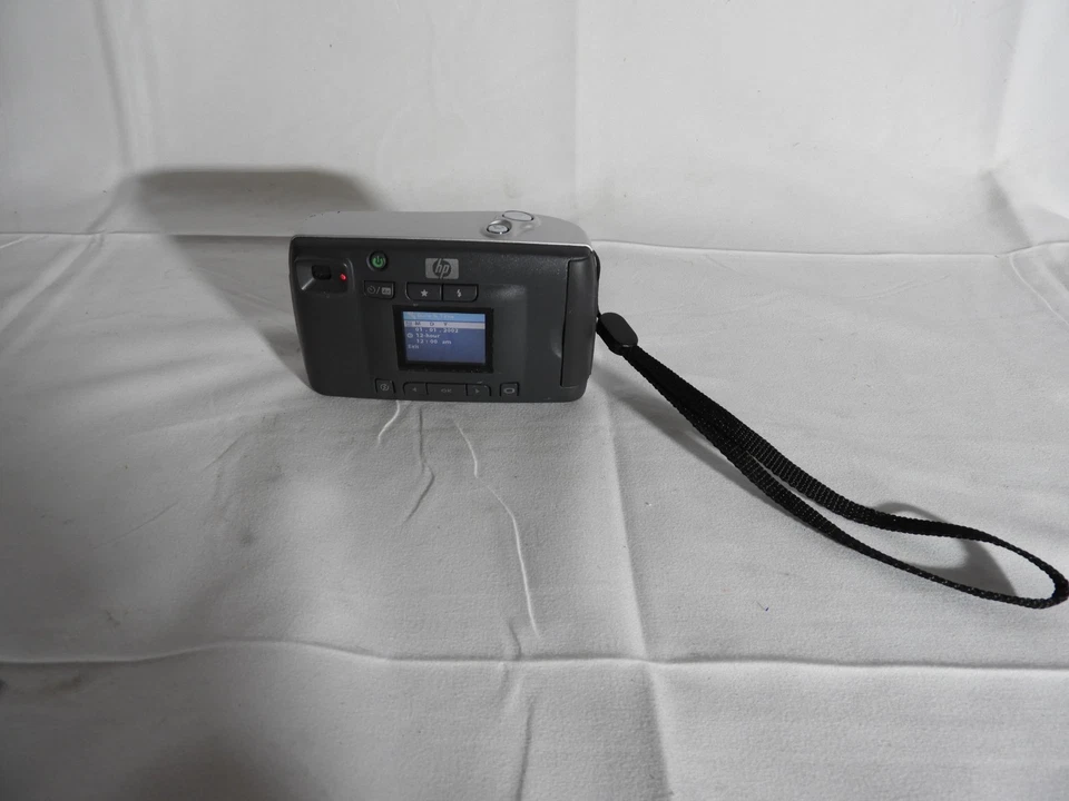 HP Photosmart 320 2.1MP Digital Camera — Tested & Working - Image 2 of 4