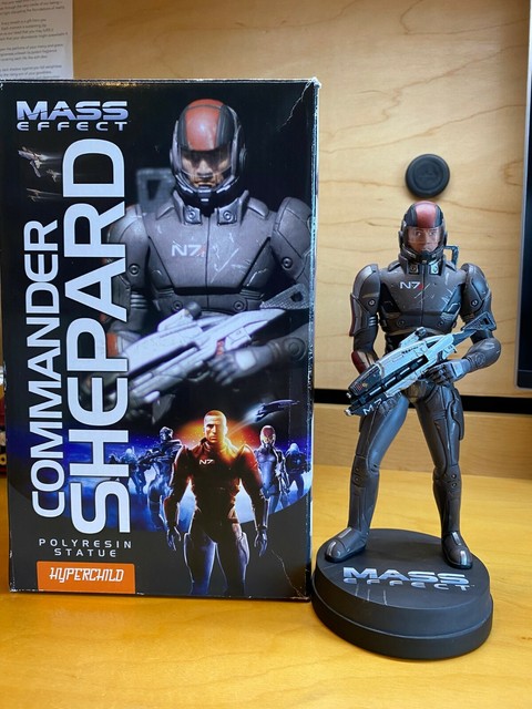 mass effect shepard statue