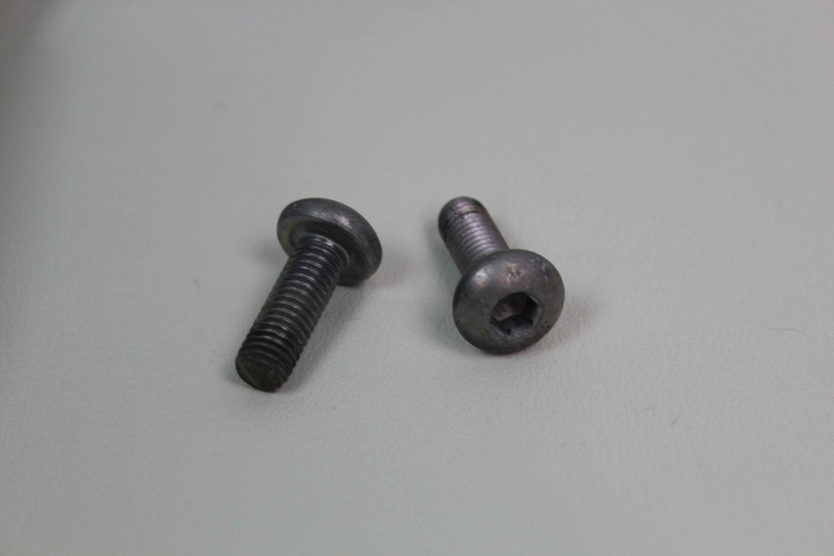 Suzuki Katana GSX 600 F 98-06 Right Rear Passenger Bracket & Peg