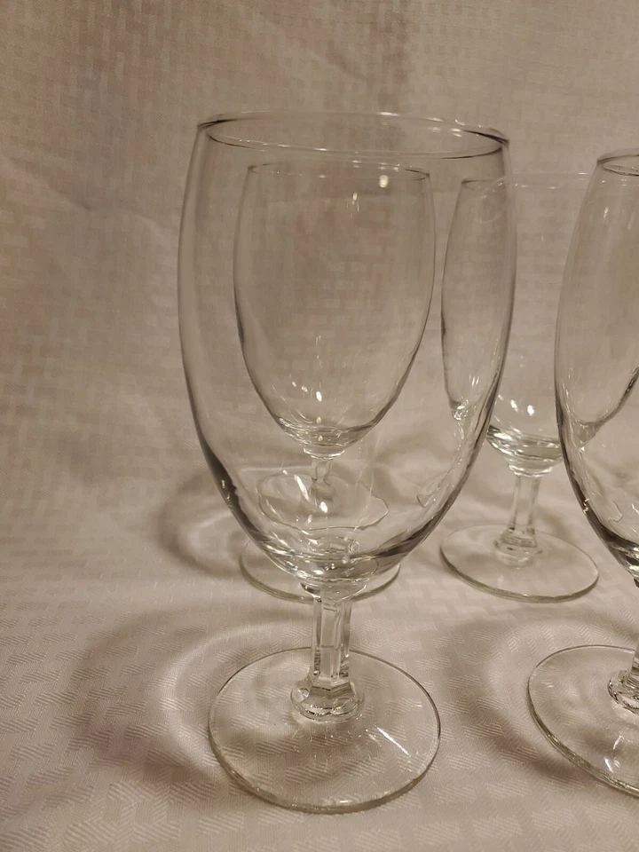 Copa de vino con tallo en forma, vino tinto/vino blanco, 7" de alto (juego de 6) Foto 3 de 4