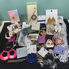 New Women  s Jewelry Lot Of 60 Pieces Necklace Bracelet Earrings Wholesale NWT B6