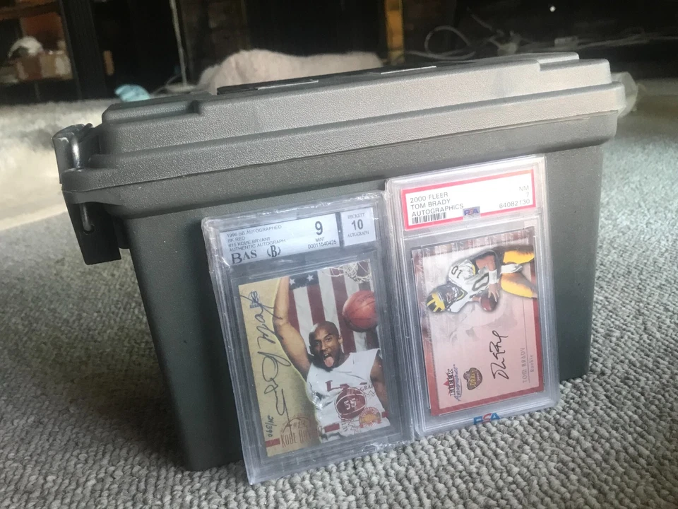 SMALL GRADED SPORTS CARDS CASE STORAGE BOX BGS/PSA Pokémon/TCG SLAB TRAVEL LIGHT - Image 3 of 4