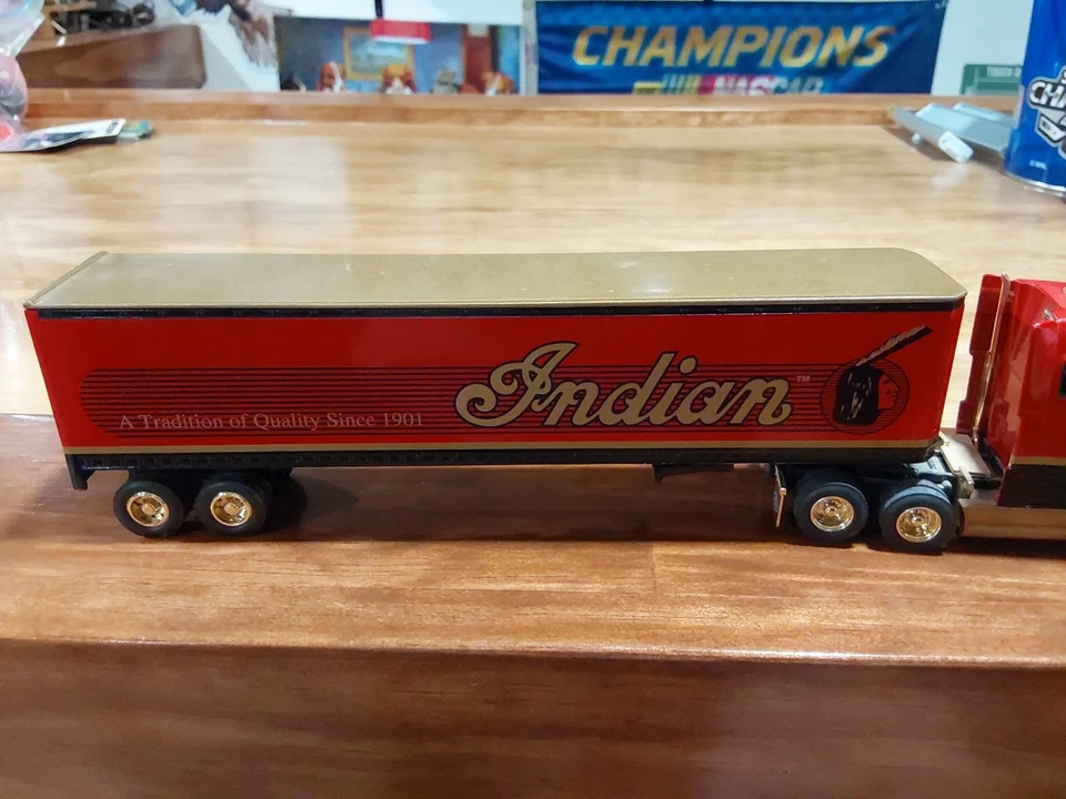 LIBERTY CLASSICS  TRACTOR TRAILER 1:64  DIECAST  COLLECTOR BANK Indian  - Image 4 of 4