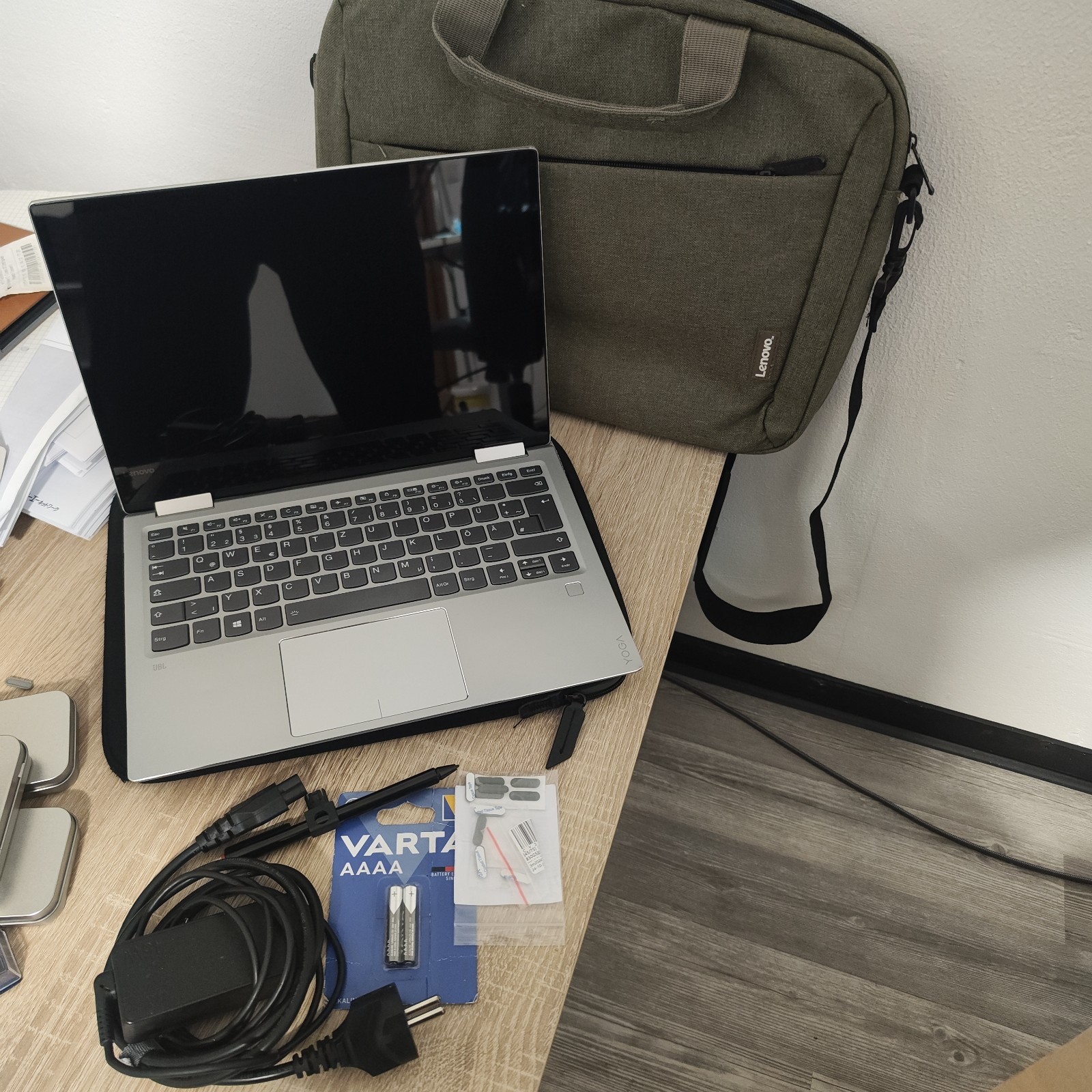 Lenovo Yoga 720-13IKB (81C3) Laptop PC Pen mit Zubehör Beschreibung lesen