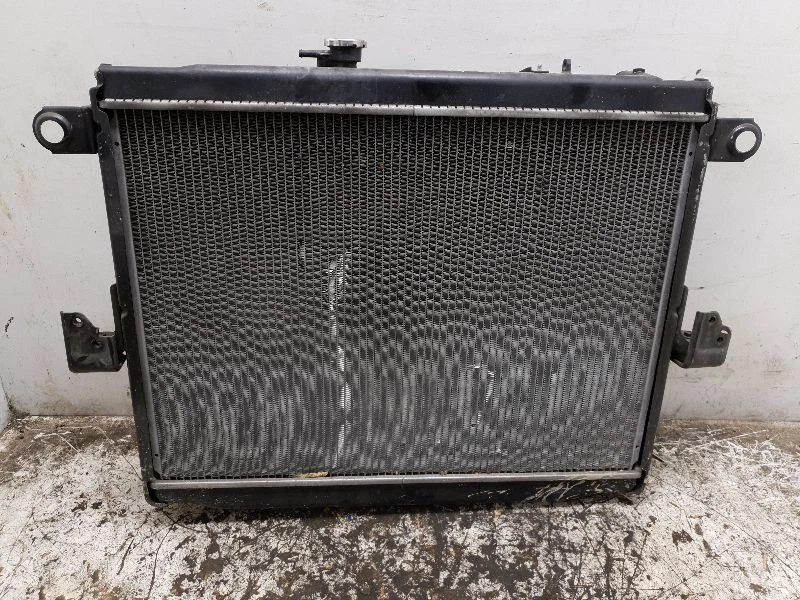 Radiador compatible con 98-02 LEXUS LX470 Foto 2 de 4