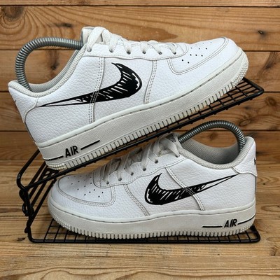 Nike Turnschuhe Damen Größe UK 4 Air Force 1 Low Weiß Schwarz Sketch Schuhe GS