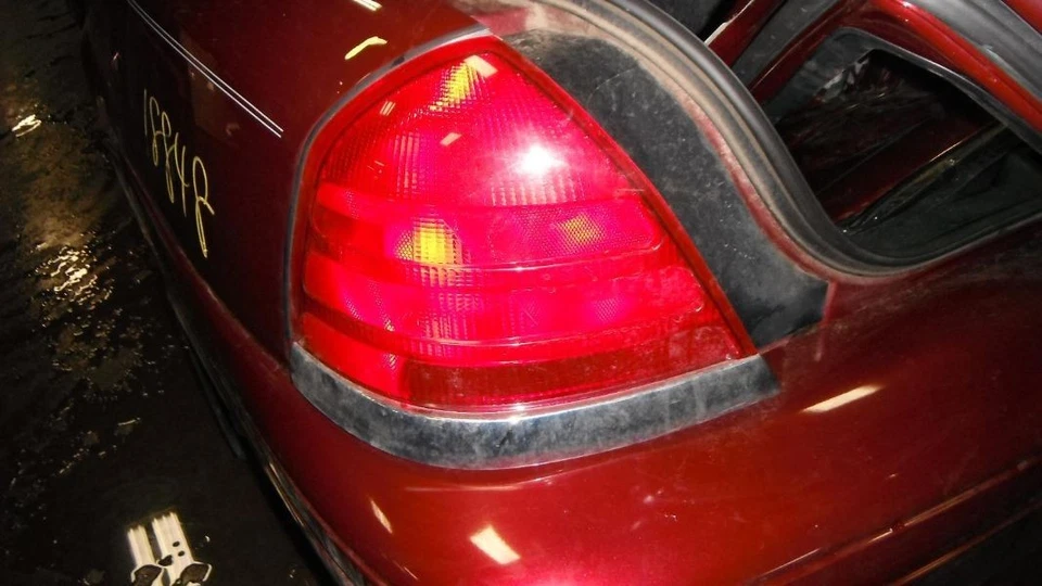 Condensador de CA compatible con 06-11 Crown Victoria 1396687 Foto 2 de 4