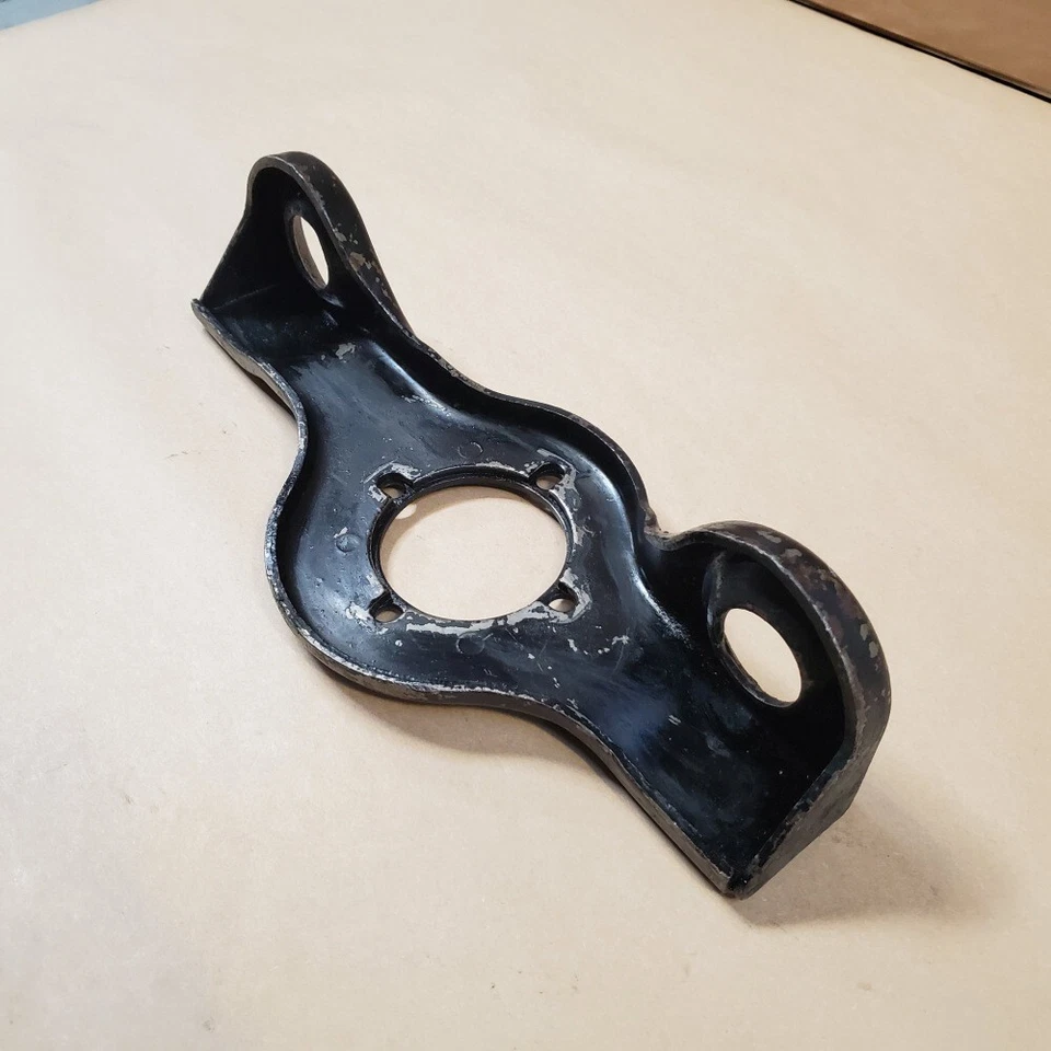 Original Triumph TR4A TR6 TR250 Rear Axle Differential Front Mount Plate 211793 - Image 4 of 4