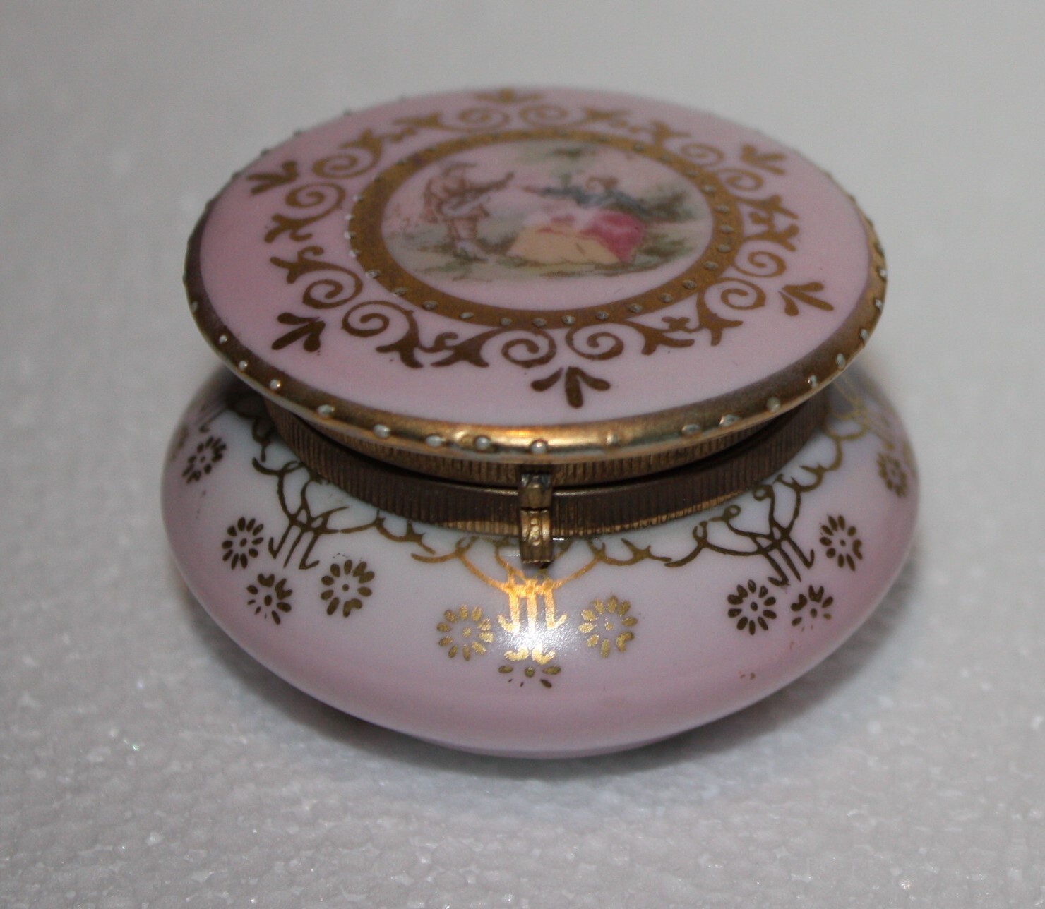 Vintage 1950s Arnart Japan Hinged Trinket Box with Courting Couple Design