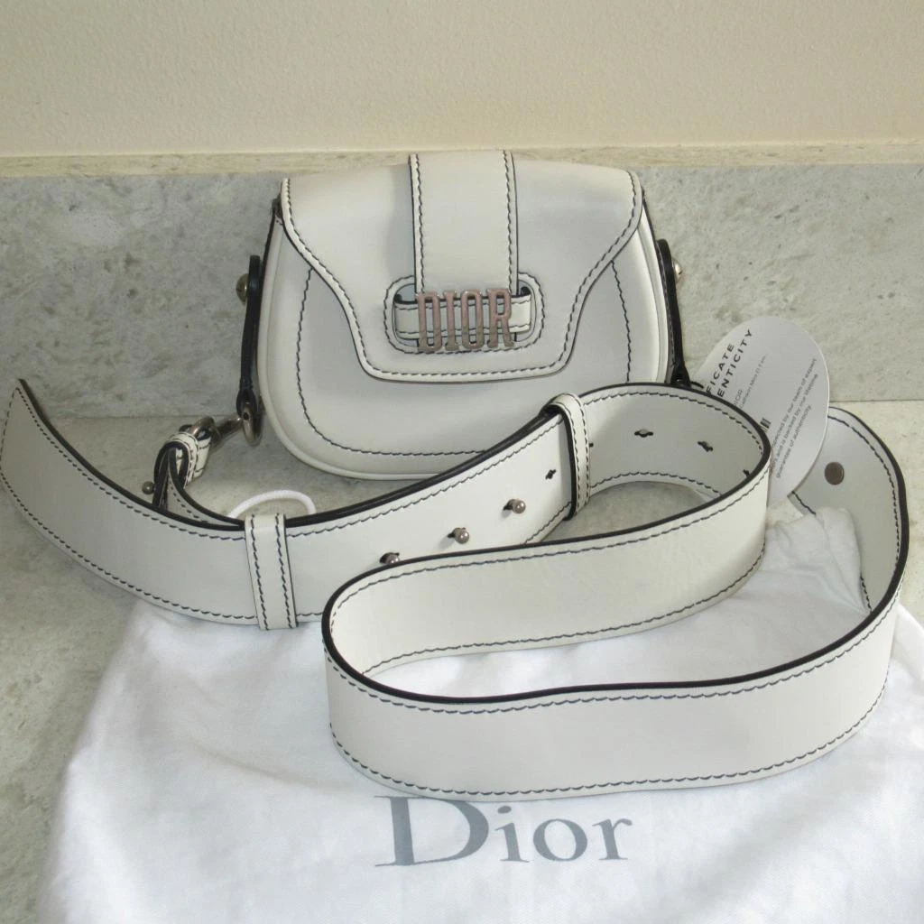 Sac de selle clôture Christian Dior veau mini D sac blanc 2 + TAXES
