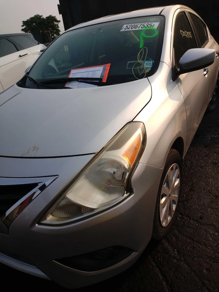 Conjunto de puerta delantera izquierda usado se adapta a: Nissan Versa SDN 2016 eléctrico delantero L Foto 2 de 4