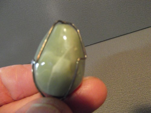 Old Collectible Key Chain 1"in Stone Round Green Rock - Picture 3 of 5