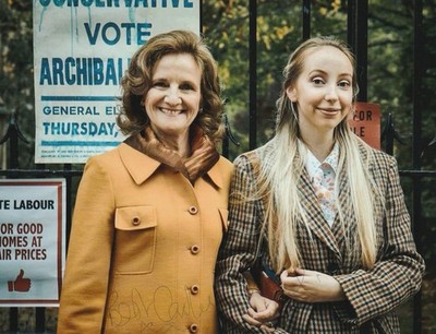 Caroline O'Neill handsigniertes 8x6 Zoll Endeavour Foto