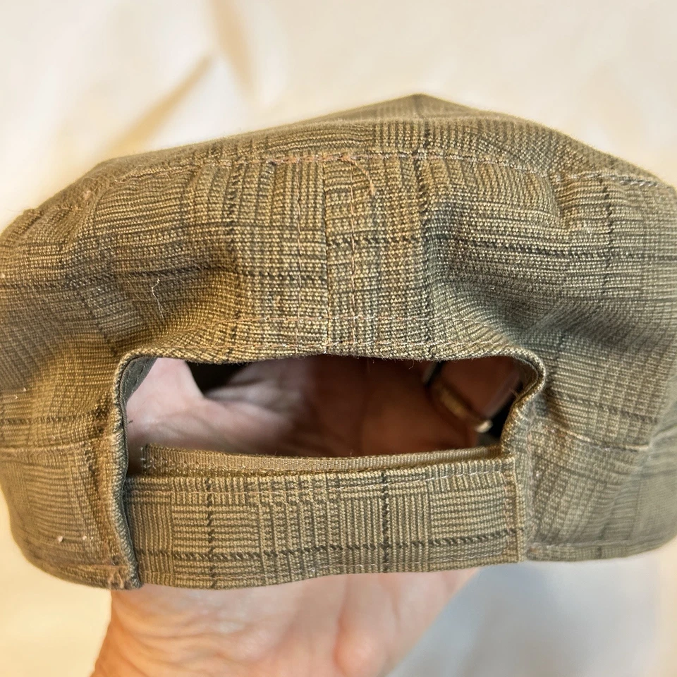 Gorra de ala de cuero a mano única a cuadros unisex correa ajustable trasera Foto 4 de 4