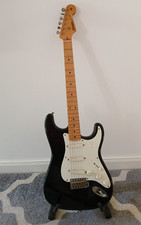 Fender Stratocaster E-Gitarre Solidbody Schwa...