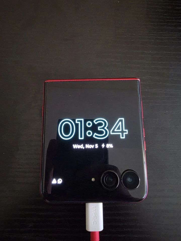 Motorola Razr 2025 Ultra 512 GB Desbloqueado Phantone Scarab Foto 4 de 4