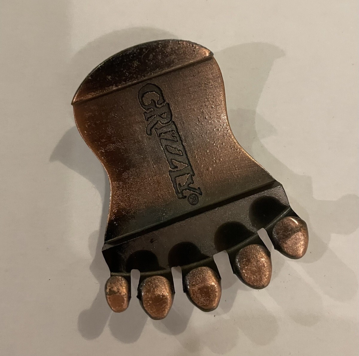 Grizzly Brand Snuff Can Label Cutter Lid Opener Bear Claw