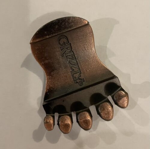 Grizzly Brand Snuff Can Label Cutter Lid Opener Bear Claw