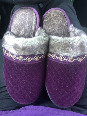 isotoner signature memory foam slippers