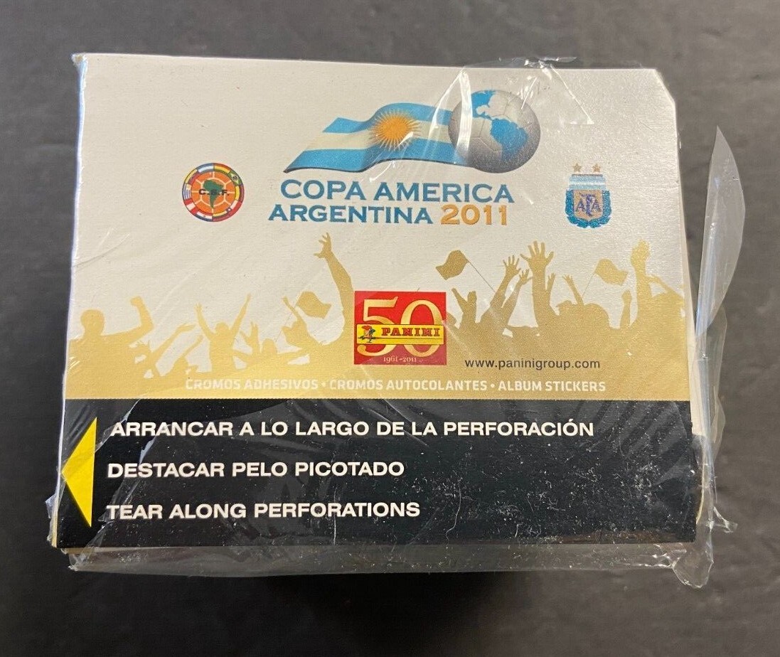 ウルグアイ代表 2011年コパアメリカ優勝記念切手 2011 PANINI COPA AMERICA ARGENTIA FOOTBALL/SOCCER CHROME STICKER