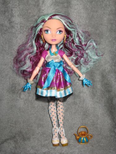 Ever After High Doll ~ 1st Chapter Madeline Hatter B230621A7 Near Complete - Picture 1 of 10