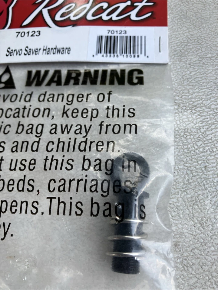 REDCAT Camo parts:  70123 Servo Saver Hardware & 70124 Steering Post - Image 4 of 4