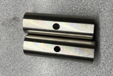 Thorlabs  RS75P4/M - Ø25.0 mm Pillar Post, M4 Taps, L = 75 mm    , 2pcs