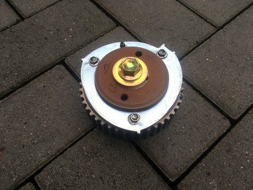 Daihatsu Cuore L251 (03-07) : Nockenwellenrad mit Schraube