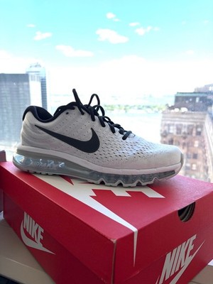 Nike Air Max 2017 Pure White and Black Pristine Running Shoes - Size 9.5 M